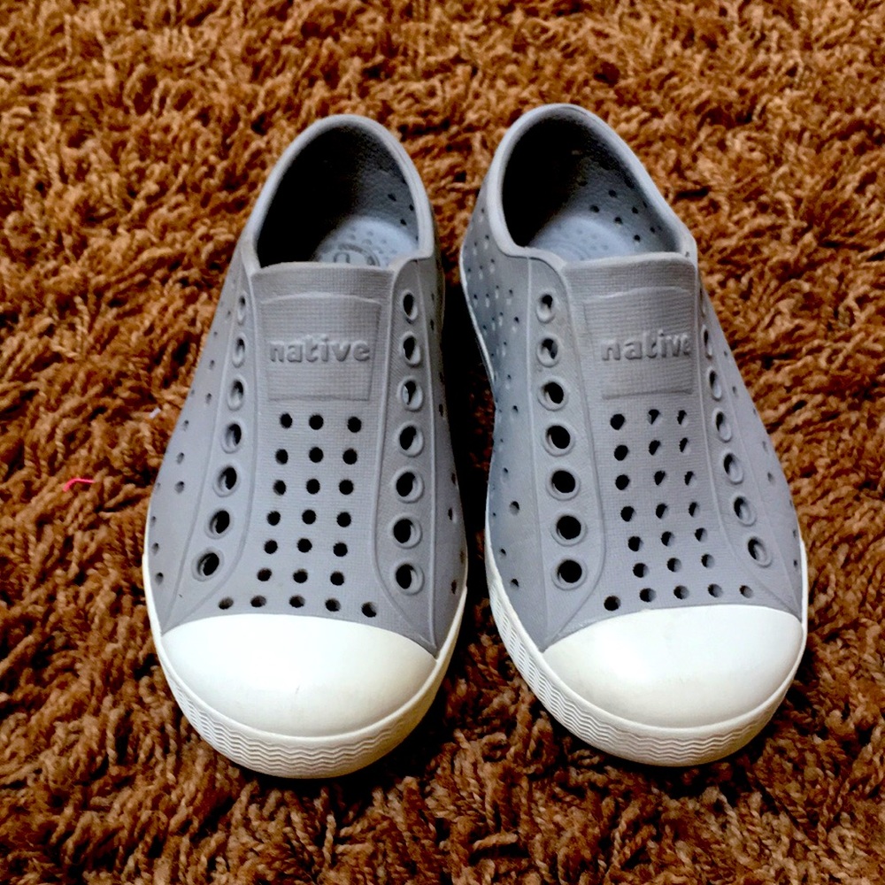 Native gray shoes size C8